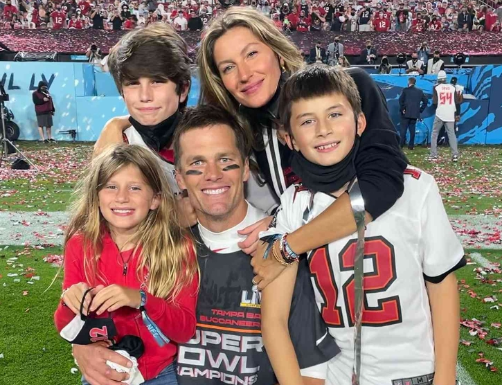 Tom Brady and his ex-wife, Bündchen with three childrens namely Jack, Benjamin, and Vivian Lake