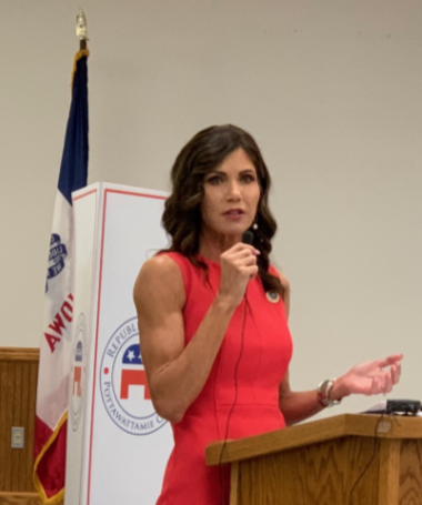 Kristi Noem Biography Age Wiki Height Weight Boyfriend Family Images