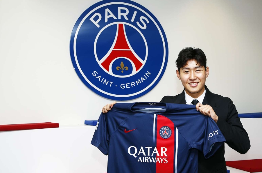 Kang ln Lee signs for Paris Saint-Germain