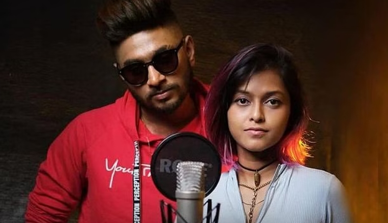 Yohani rose to fame with her cover song 'Manike Mage Hithe' along with Satheeshan